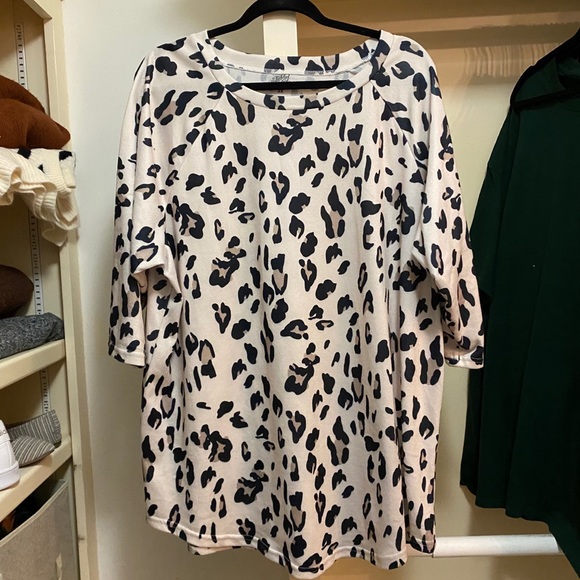 Tickled teal Tops - Tickled teal leopard print top